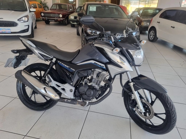 Foto do veículo HONDA CG 160 TITAN EX  2021/2022 16.952 KM R$ 17.900,00