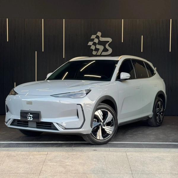 Foto do veículo GEELY EX5 60,22 KW ELÉTRICO MAX 2026/2026 0 KM R$ 229.990,00