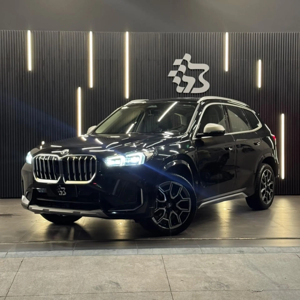 Foto do veículo BMW X1 2.0 16V TURBO GASOLINA SDRIVE20I X-LINE STEPTRONIC 2023/2023 18.127 KM R$ 218.990,00