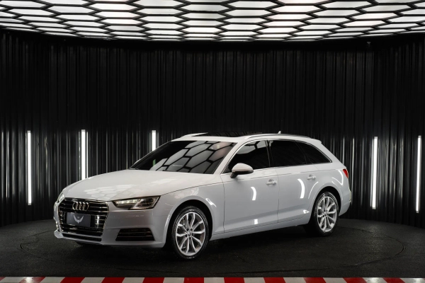 Foto do veículo AUDI A4 2.0 TFSI AMBIENTE AVANT GASOLINA 4P S TRONIC 2016/2017 121.189 KM R$ 139.900,00