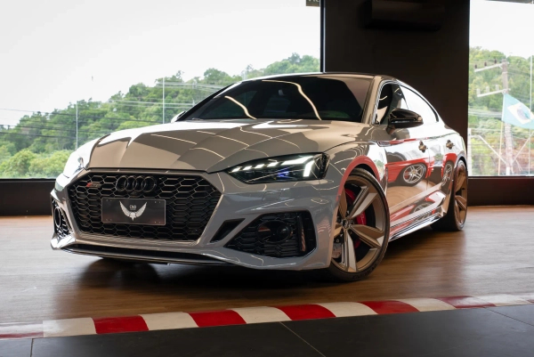 Foto do veículo AUDI RS5 2.9 V6 TFSI GASOLINA SPORTBACK QUATTRO S-TRONIC 2020/2021 32.655 KM R$ 439.900,00