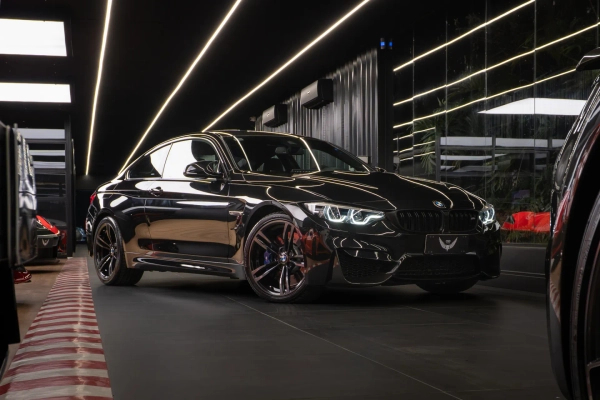 Foto do veículo BMW M4 3.0 COUPÉ I6 24V GASOLINA 2P AUTOMÁTICO 2018/2019 16.599 KM R$ 499.900,00