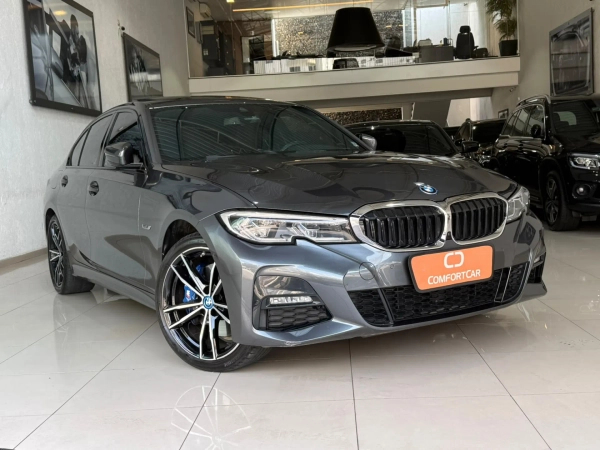 Foto do veículo BMW 330e 2.0 16V TURBO HÍBRIDO M SPORT AUTOMÁTICO 2022/2022 27.500 KM R$ 219.900,00
