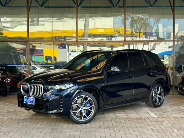 Foto do veículo BMW X5 3.0 I6 TURBO HÍBRIDO XDRIVE50E M SPORT AUTOMÁTICO 2024/2025 17.364 KM R$ 665.000,00