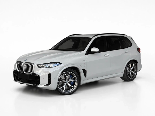 Foto do veículo BMW X5 3.0 I6 TURBO HÍBRIDO XDRIVE50E M SPORT AUTOMÁTICO 2024/2024 26.653 KM R$ 520.000,00