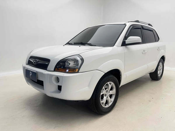 Foto do veículo HYUNDAI TUCSON 2.0 MPFI GLS 16V 143CV 2WD FLEX 4P AUTOMÁTICO 2015/2016 101.723 KM R$ 57.900,00