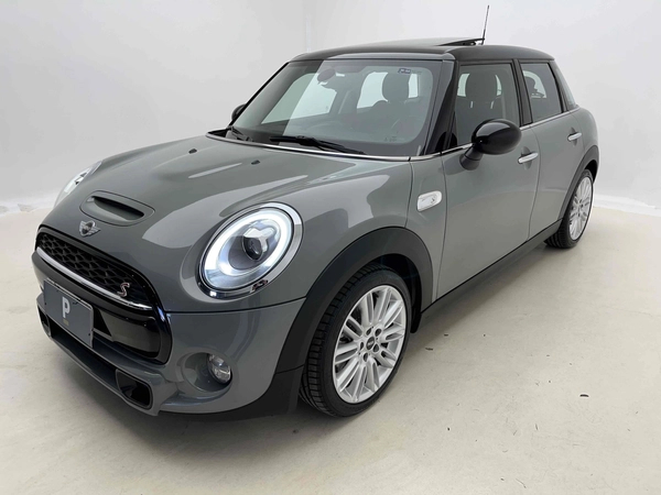 Foto do veículo MINI COOPER 2.0 S EXCLUSIVE 16V TURBO GASOLINA 4P AUTOMÁTICO 2016/2017 61.105 KM R$ 112.900,00