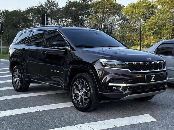 Foto do veículo JEEP COMMANDER 2.0 TD380 TURBO DIESEL OVERLAND AT9 2022/2022 21.215 KM R$ 204.900,00