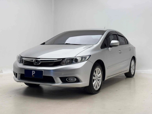 Foto do veículo HONDA CIVIC 2.0 LXR 16V FLEX 4P AUTOMÁTICO 2014/2014 89.613 KM R$ 68.900,00