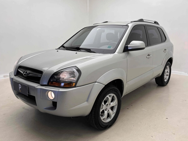 Foto do veículo HYUNDAI TUCSON 2.0 MPFI GLS 16V 143CV 2WD GASOLINA 4P AUTOMÁTICO 2011/2012 75.554 KM R$ 45.900,00