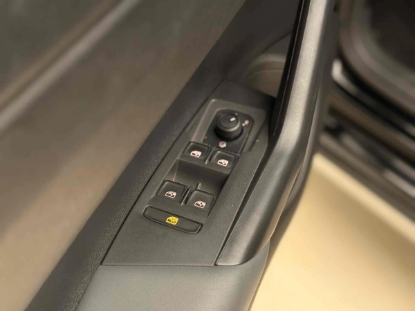 Foto do veículo VOLKSWAGEN NIVUS 1.0 200 TSI TOTAL FLEX HIGHLINE AUTOMÁTICO 2022/2022 30.816 KM R$ 107.900,00