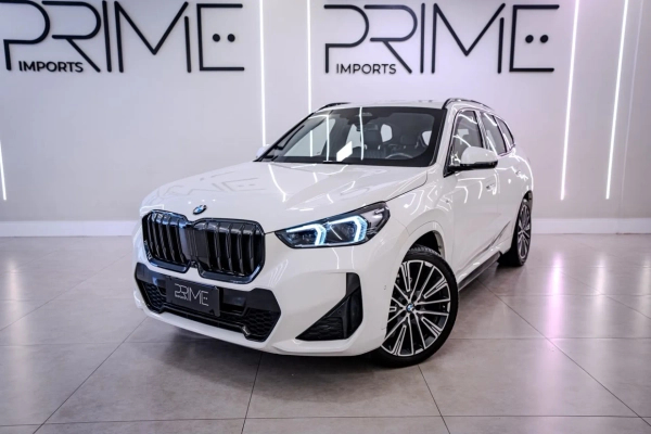 Foto do veículo BMW X1 2.0 16V TURBO GASOLINA SDRIVE20I M SPORT STEPTRONIC 2023/2023 24.900 KM R$ 329.900,00