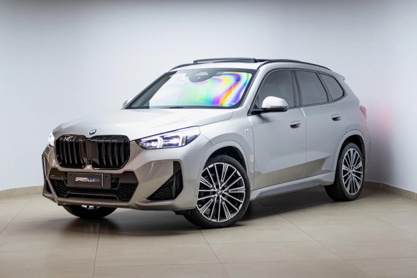 Foto do veículo BMW X1 2.0 16V TURBO GASOLINA SDRIVE20I M SPORT STEPTRONIC 2022/2023 41.270 KM R$ 305.000,00