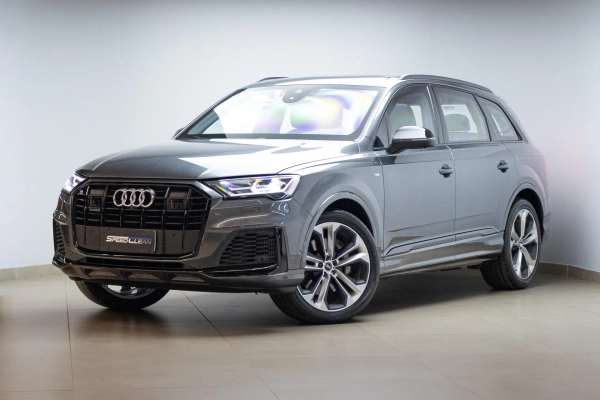 Foto do veículo AUDI Q7 3.0 V6 TFSI MHEV QUATTRO S-LINE TIPTRONIC 2022/2022 45.485 KM R$ 349.900,00
