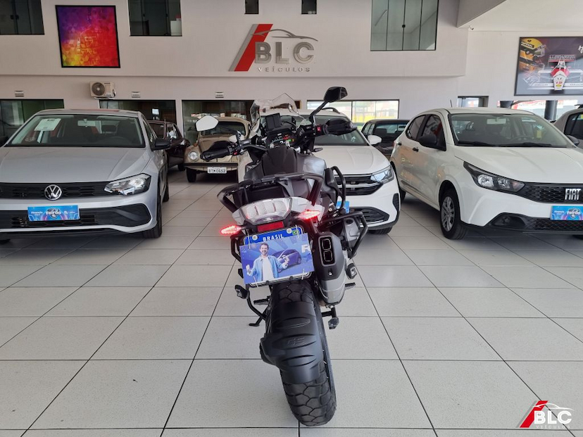 Foto do veículo BMW R 1250 GS PREMIUM TRIPLE BLACK 2023 5.350 KM 96.900,00
