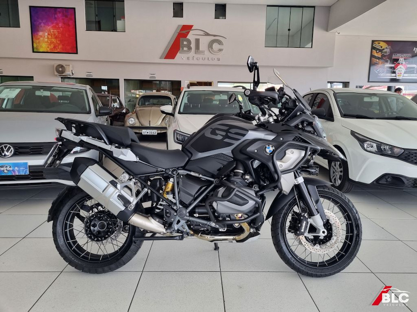 Foto do veículo BMW R 1250 GS PREMIUM TRIPLE BLACK 2023 5.350 KM 96.900,00