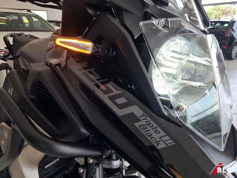 Foto do veículo BMW R 1250 GS PREMIUM TRIPLE BLACK 2023 5.350 KM 96.900,00