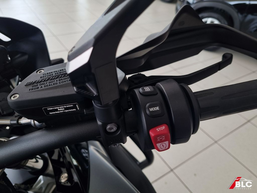 Foto do veículo BMW R 1250 GS PREMIUM TRIPLE BLACK 2023 5.350 KM 96.900,00