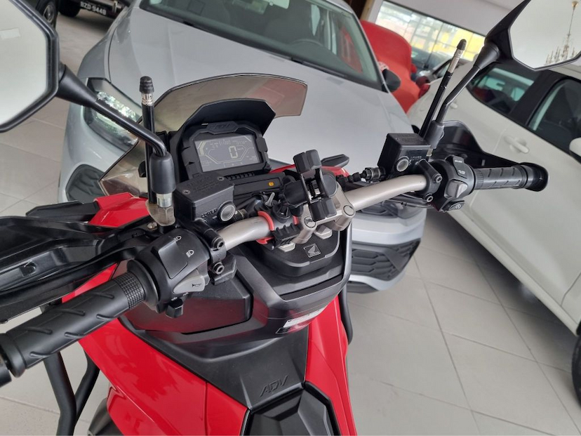 Foto do veículo HONDA ADV 149 2022 13.776 KM 22.900,00