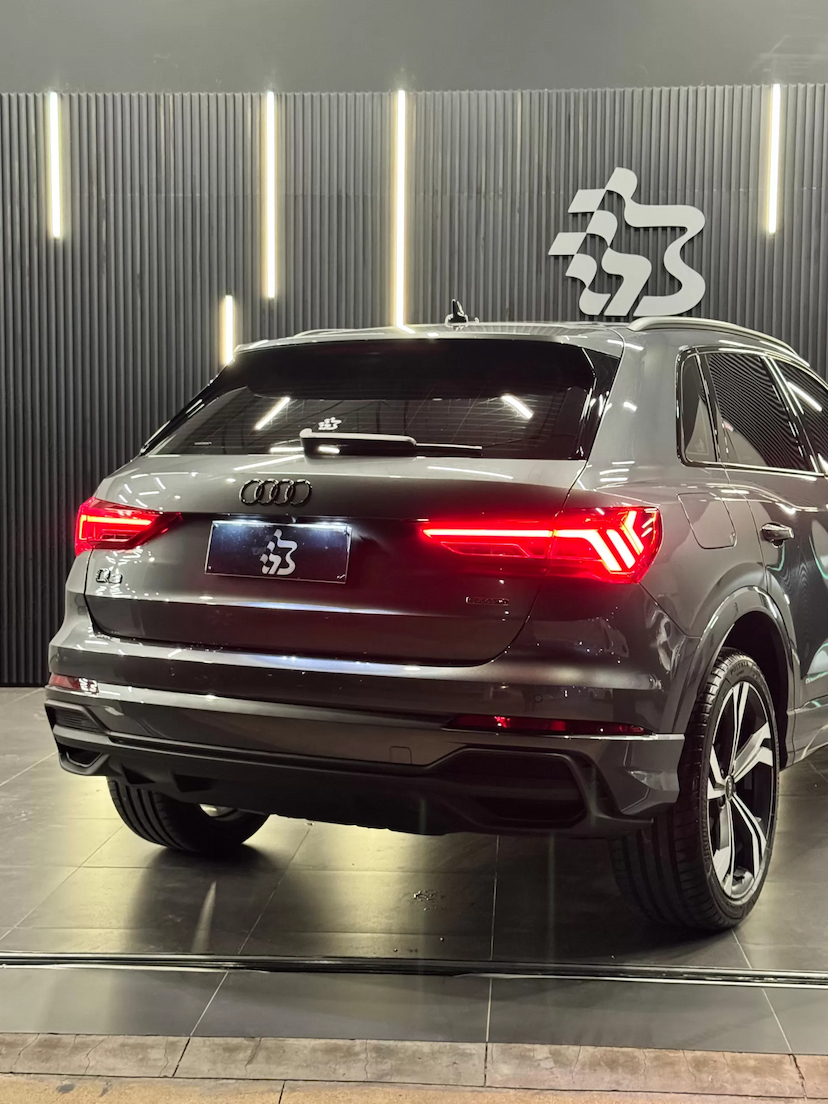 Foto do veículo AUDI Q3 2.0 40 TFSI GASOLINA PERFORMANCE BLACK PLUS QUATTRO TIPTRONIC 2025 800 KM 359.990,00