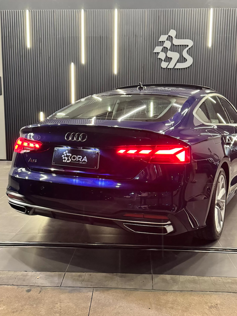 Foto do veículo AUDI A5 2.0 TFSI GASOLINA SPORTBACK PRESTIGE PLUS S TRONIC 2021 29.000 KM 204.990,00