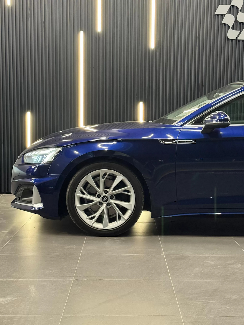 Foto do veículo AUDI A5 2.0 TFSI GASOLINA SPORTBACK PRESTIGE PLUS S TRONIC 2021 29.000 KM 204.990,00