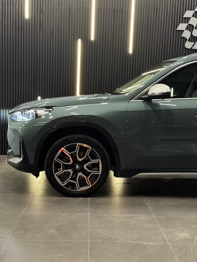 Foto do veículo BMW X1 2.0 16V TURBO GASOLINA SDRIVE20I X-LINE STEPTRONIC 2025 1.800 KM 329.990,00