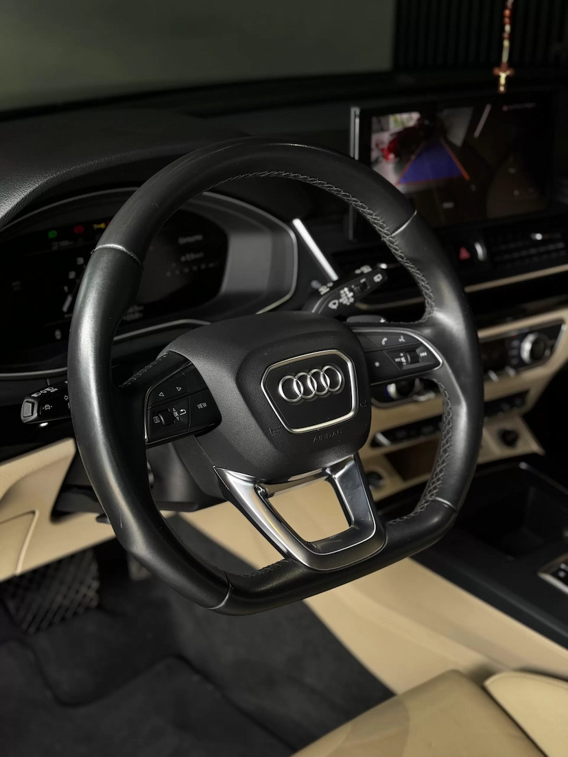 Foto do veículo AUDI Q5 2.0 45 TFSI GASOLINA SPORTBACK S LINE BLACK QUATTRO S TRONIC 2022 62.000 KM 270.990,00