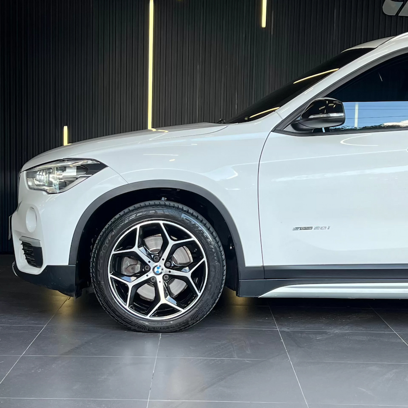 Foto do veículo BMW X1 2.0 16V TURBO ACTIVEFLEX SDRIVE20I 4P AUTOMÁTICO 2018 93.000 KM 117.990,00