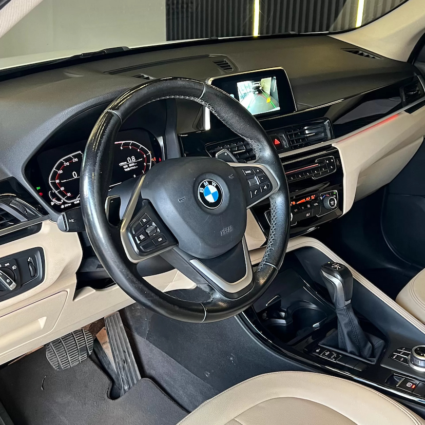 Foto do veículo BMW X1 2.0 16V TURBO ACTIVEFLEX SDRIVE20I 4P AUTOMÁTICO 2018 93.000 KM 117.990,00