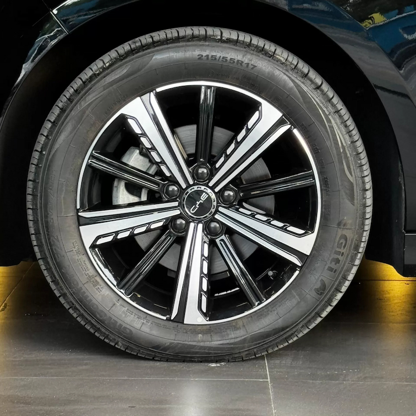 Foto do veículo BYD KING 1.5 DM-I PHEV GS AUTOMÁTICO 2025 1.000 KM 152.990,00
