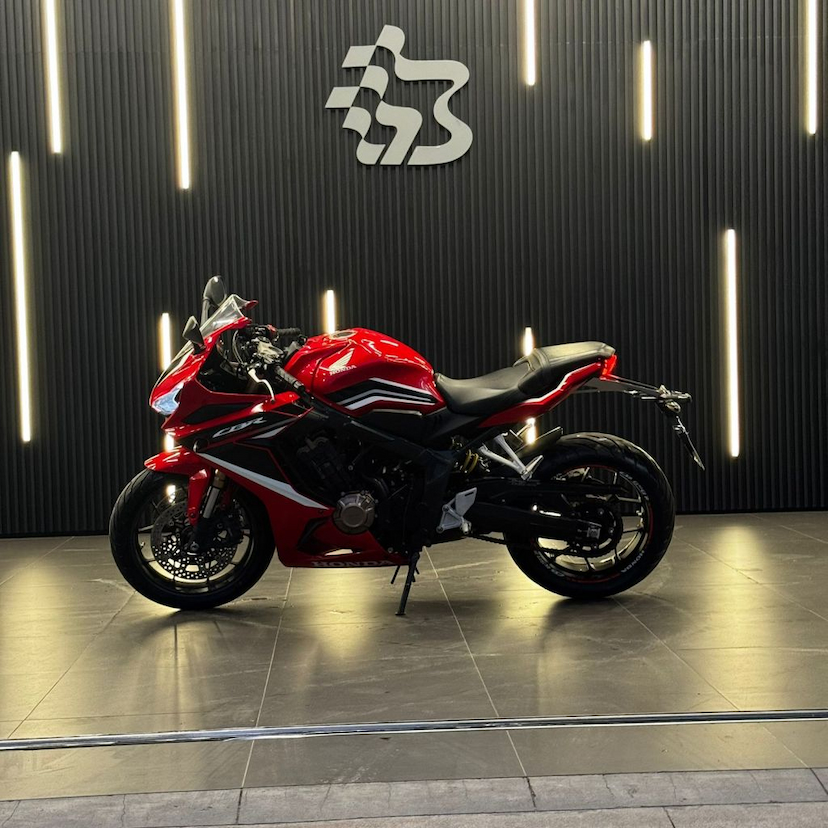 Foto do veículo HONDA CBR 650R ABS 650R ABS 2022 15.000 KM 51.990,00