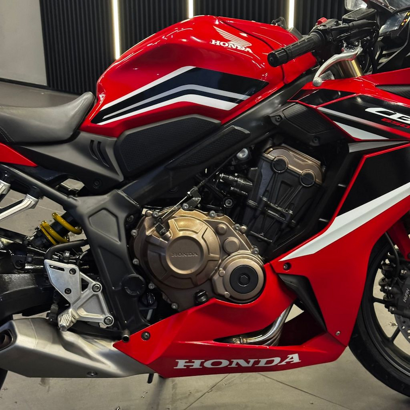 Foto do veículo HONDA CBR 650R ABS 650R ABS 2022 15.000 KM 51.990,00