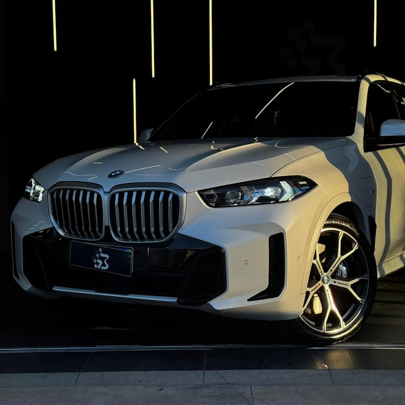 Foto do veículo BMW X5 3.0 I6 TURBO HÍBRIDO XDRIVE50E M SPORT AUTOMÁTICO 2025 85 KM 759.990,00