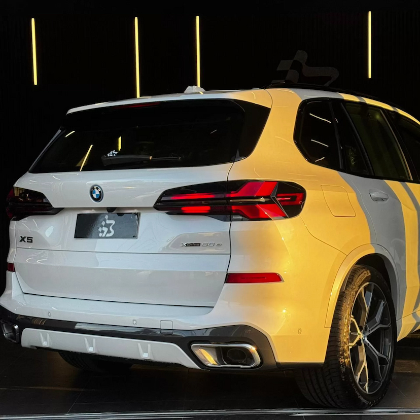 Foto do veículo BMW X5 3.0 I6 TURBO HÍBRIDO XDRIVE50E M SPORT AUTOMÁTICO 2025 85 KM 759.990,00