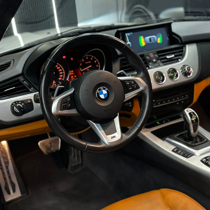 Foto do veículo BMW Z4 2.0 16V TURBO GASOLINA SDRIVE20I AUTOMÁTICO 2015 42.000 KM 208.990,00