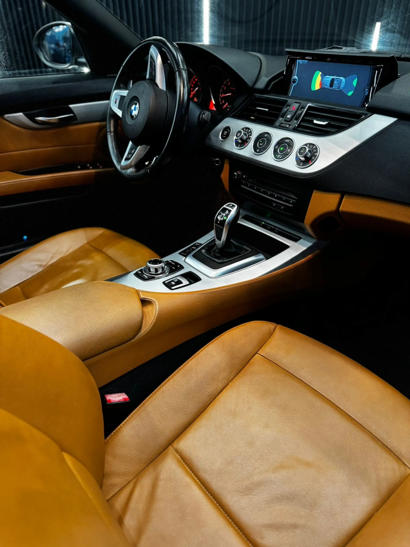 Foto do veículo BMW Z4 2.0 16V TURBO GASOLINA SDRIVE20I AUTOMÁTICO 2015 42.000 KM 208.990,00