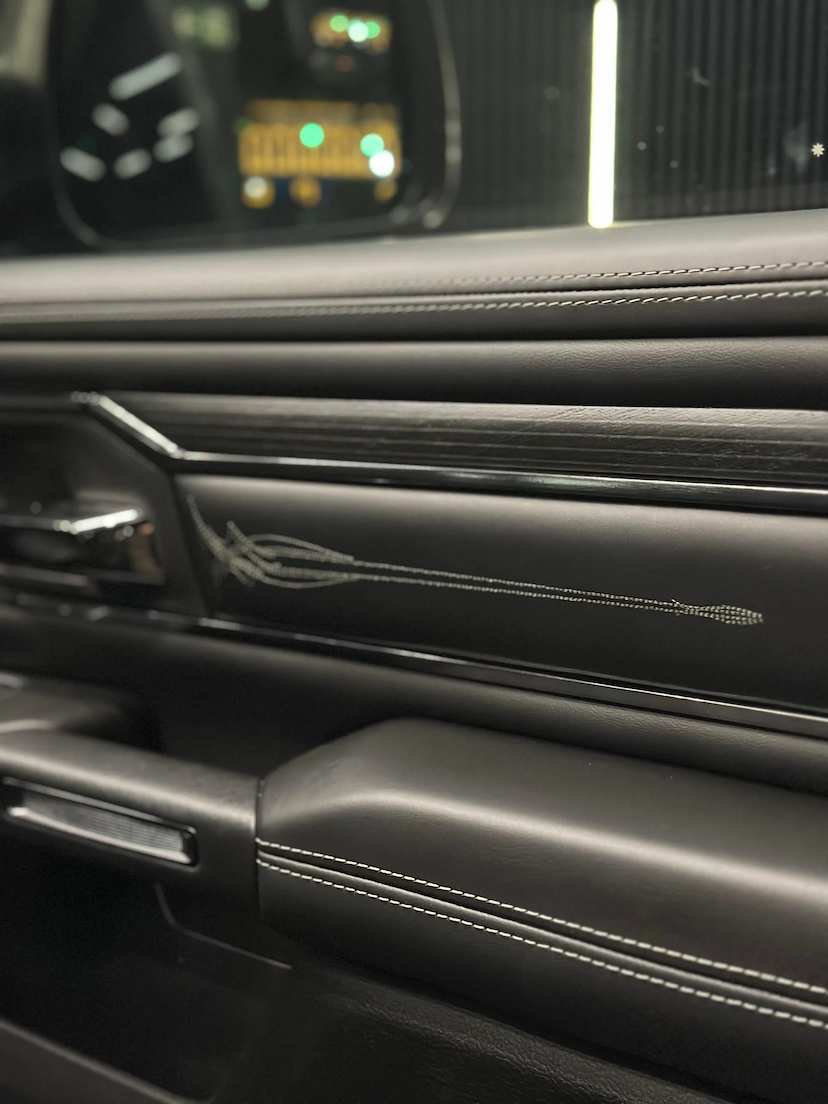 Foto do veículo RAM 1500 5.7 V8 GASOLINA LIMITED NIGHT EDITION CD 4X4 AUTOMÁTICO 2023 7.000 KM 439.990,00
