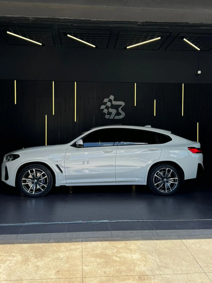Foto do veículo BMW X4 2.0 16V GASOLINA XDRIVE30I M SPORT STEPTRONIC 2022 12.000 KM 299.990,00