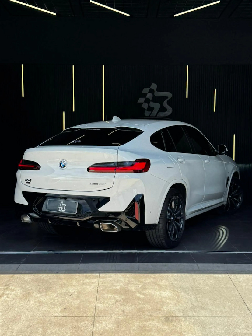 Foto do veículo BMW X4 2.0 16V GASOLINA XDRIVE30I M SPORT STEPTRONIC 2022 12.000 KM 299.990,00