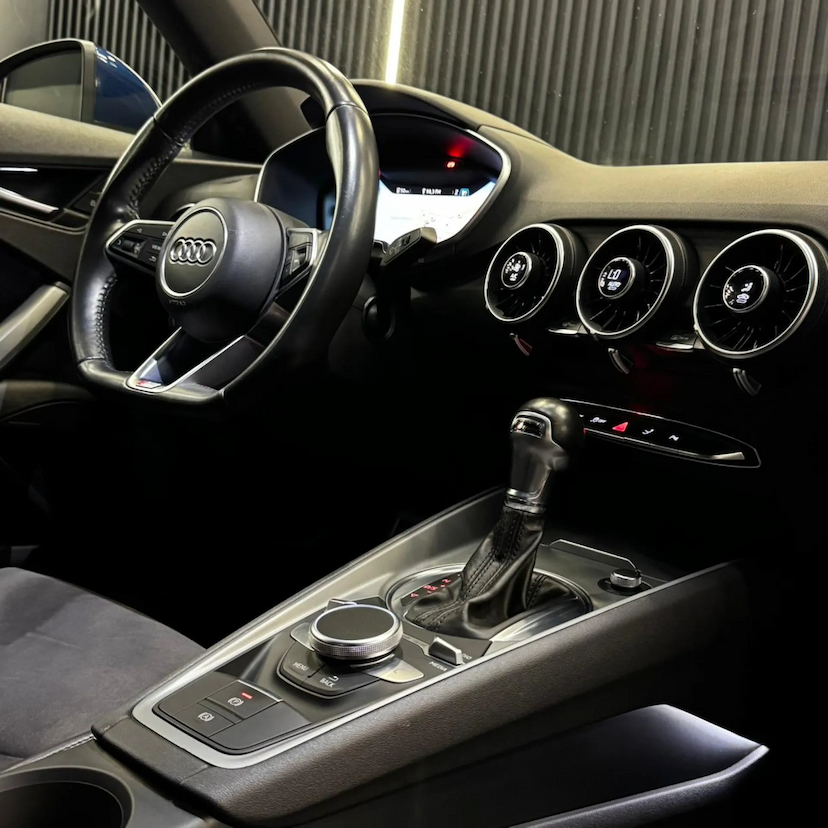 Foto do veículo AUDI TT 2.0 TFSI COUPÉ AMBITION 2P GASOLINA S-TRONIC 2018 66.000 KM 264.990,00
