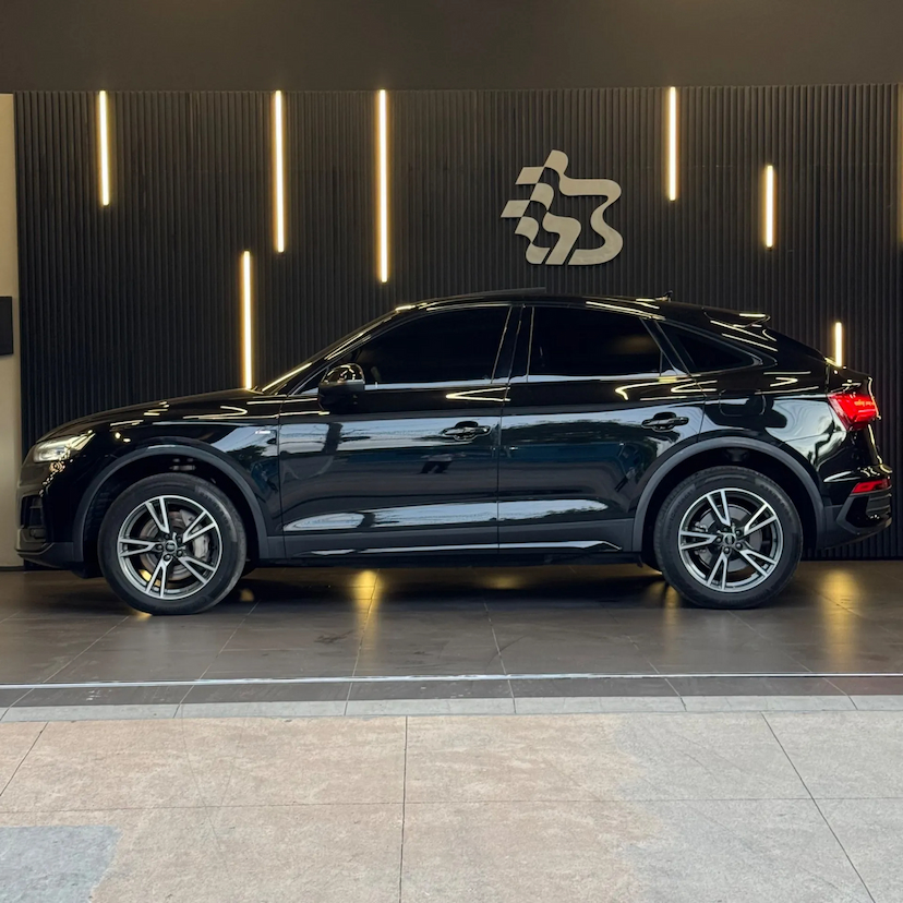 Foto do veículo AUDI Q5 2.0 55 TFSIE PHEV SPORTBACK PERFORMANCE BLACK QUATTRO S TRONIC 2024 18.000 KM 319.990,00