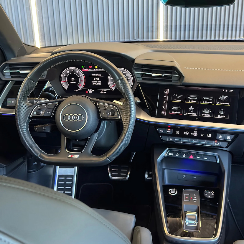 Foto do veículo AUDI A3 2.0 40 TFSI MHEV SEDAN PERFORMANCE BLACK S-TRONIC 2024 3.500 KM 235.990,00