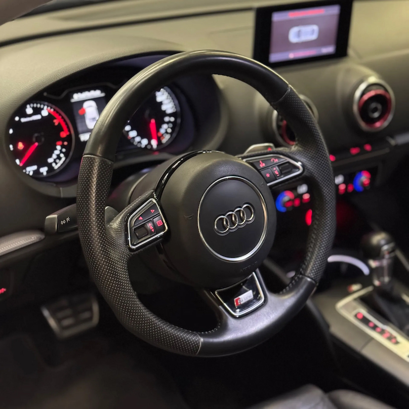 Foto do veículo AUDI A3 2.0 TFSI SEDAN AMBITION 16V GASOLINA 4P S-TRONIC 2016 86.000 KM 113.990,00