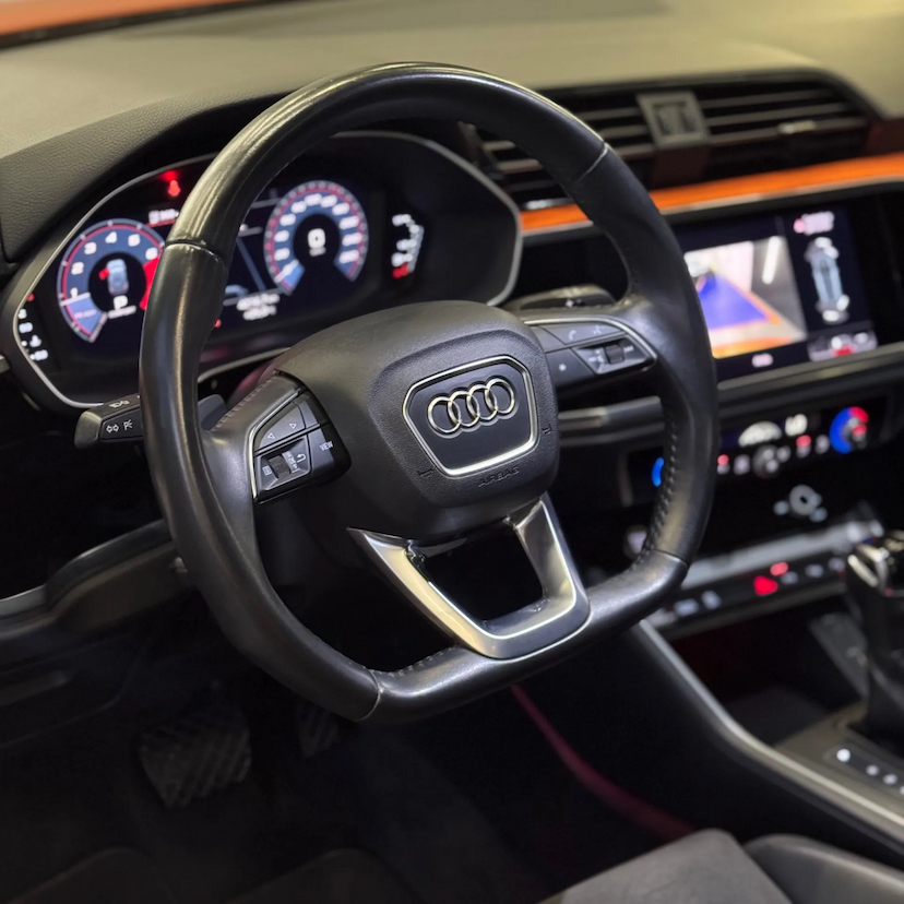 Foto do veículo AUDI Q3 1.4 35 TFSI GASOLINA BLACK S TRONIC 2020 44.000 KM 169.990,00