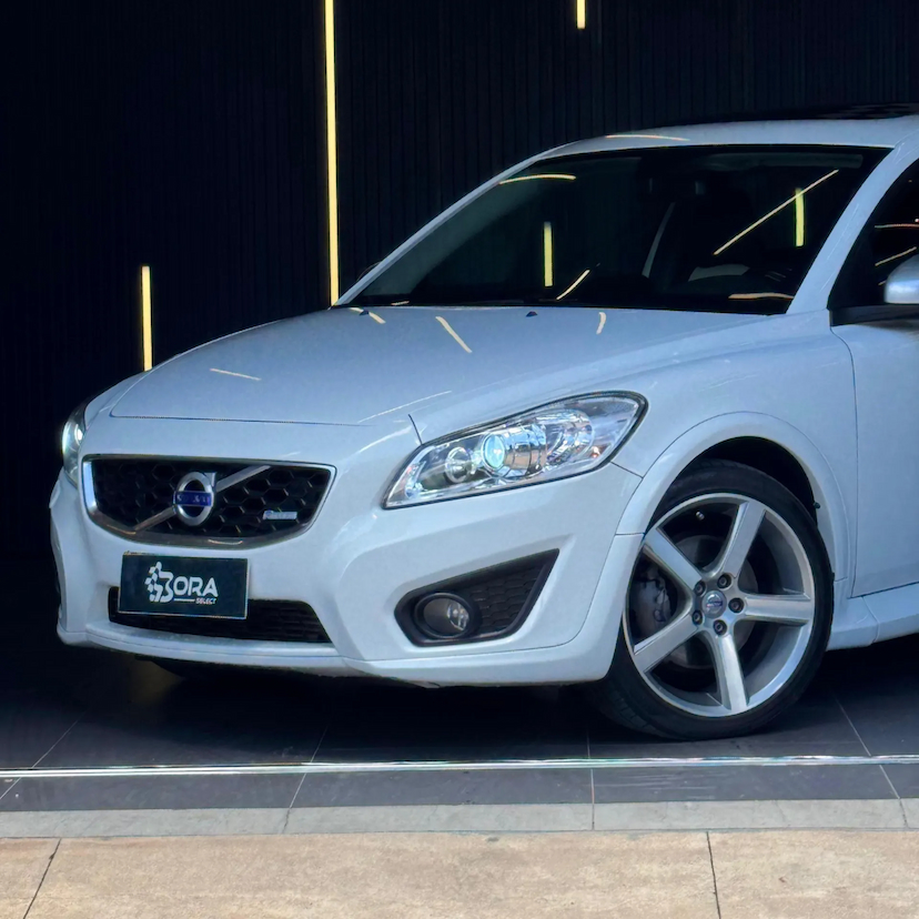 Foto do veículo VOLVO C30 2.5 T5 RD TURBO GASOLINA 2P AUTOMÁTICO 2011 92.000 KM 79.990,00
