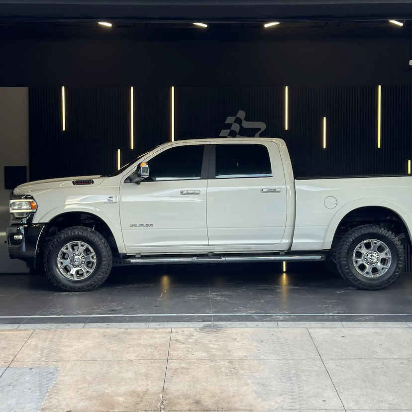 Foto do veículo RAM 3500 6.7 I6 TURBO DIESEL LARAMIE CD 4X4 AUTOMÁTICO 2022 54.000 KM 350.990,00