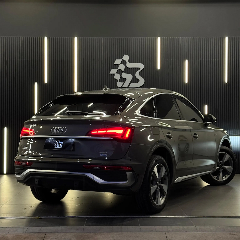 Foto do veículo AUDI Q5 2.0 45 TFSI GASOLINA S LINE BLACK QUATTRO S TRONIC 2025 1.880 KM 392.990,00