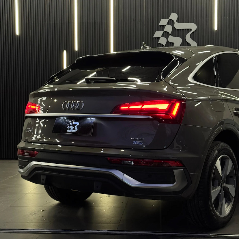 Foto do veículo AUDI Q5 2.0 45 TFSI GASOLINA S LINE BLACK QUATTRO S TRONIC 2025 1.880 KM 392.990,00