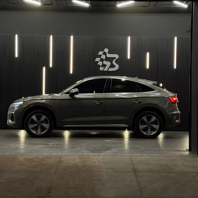 Foto do veículo AUDI Q5 2.0 45 TFSI GASOLINA S LINE BLACK QUATTRO S TRONIC 2025 1.880 KM 392.990,00